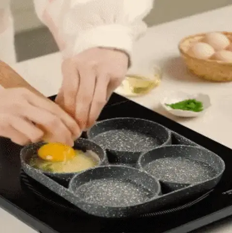 Frigideira Antiaderente para Ovos 4 Furos - Tazzi