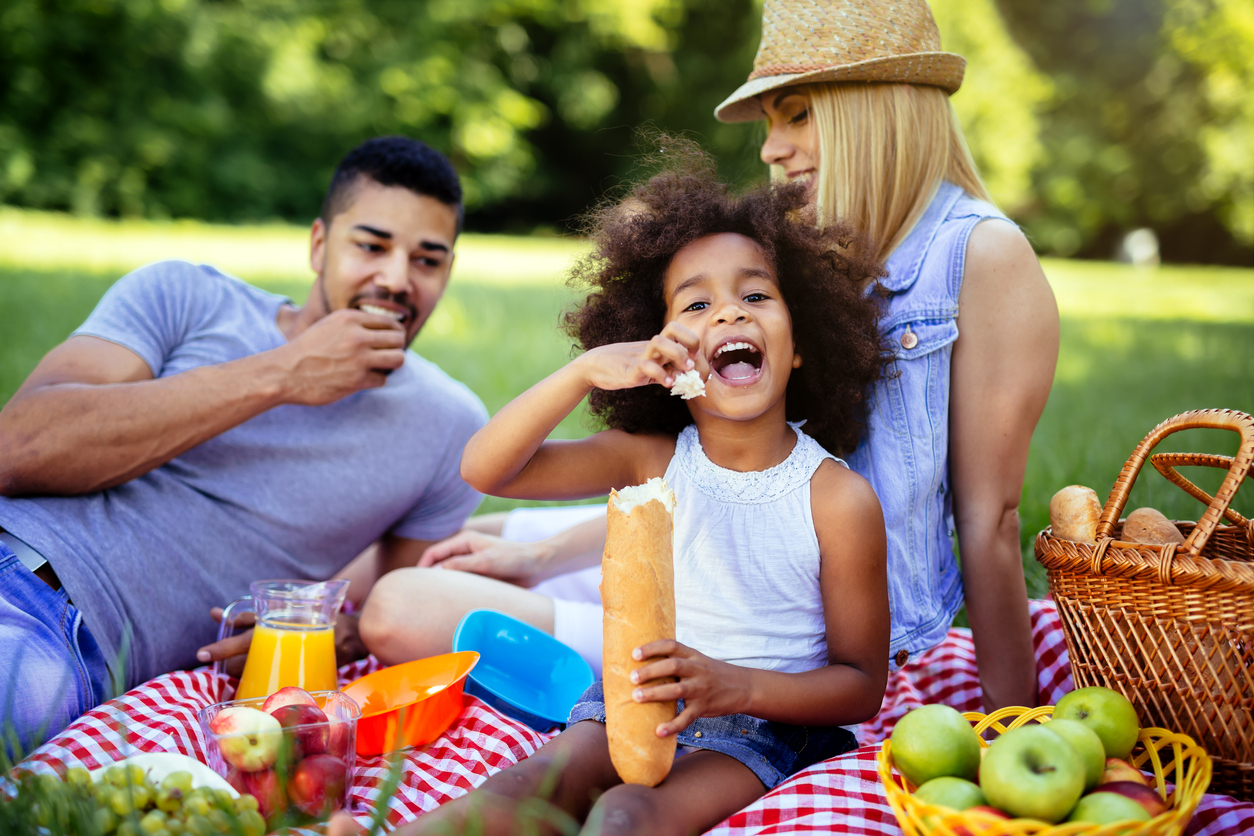 Dia das Crianças: 5 dicas para um piquenique em família | Blog da taQi