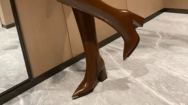 Bota Feminina Cano Longo Bico Fino Salto Grosso5