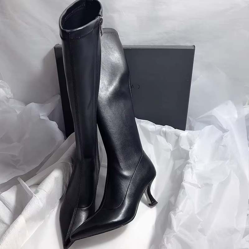 Bota Feminina Cano Longo Bico Fino Couro Salto Fino 4