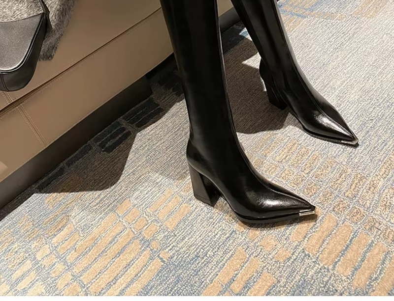 Bota Feminina Cano Longo Bico Fino Salto Grosso7