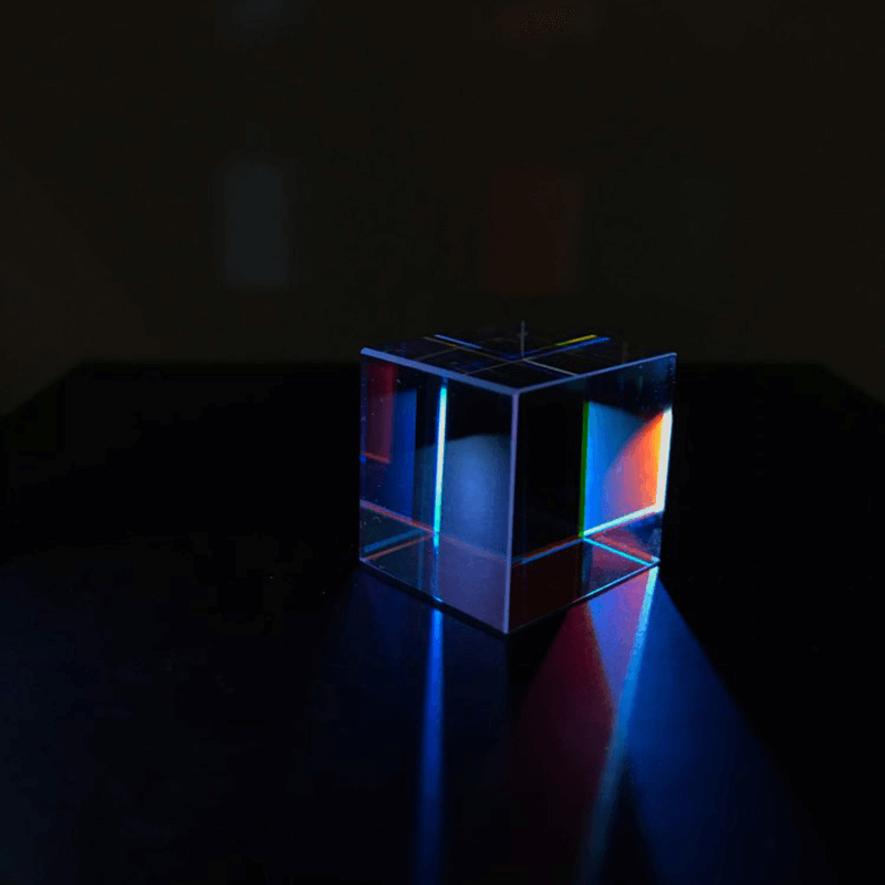 Excluzziva Store - Cubo Mágico de Vidro Luz Prisma 7 Cores de Cristal