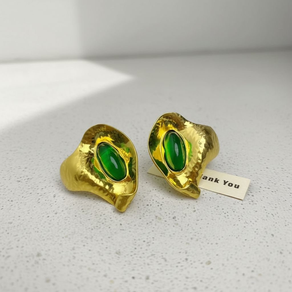 Maxi Brinco Dourado e Verde de Metal Amassado