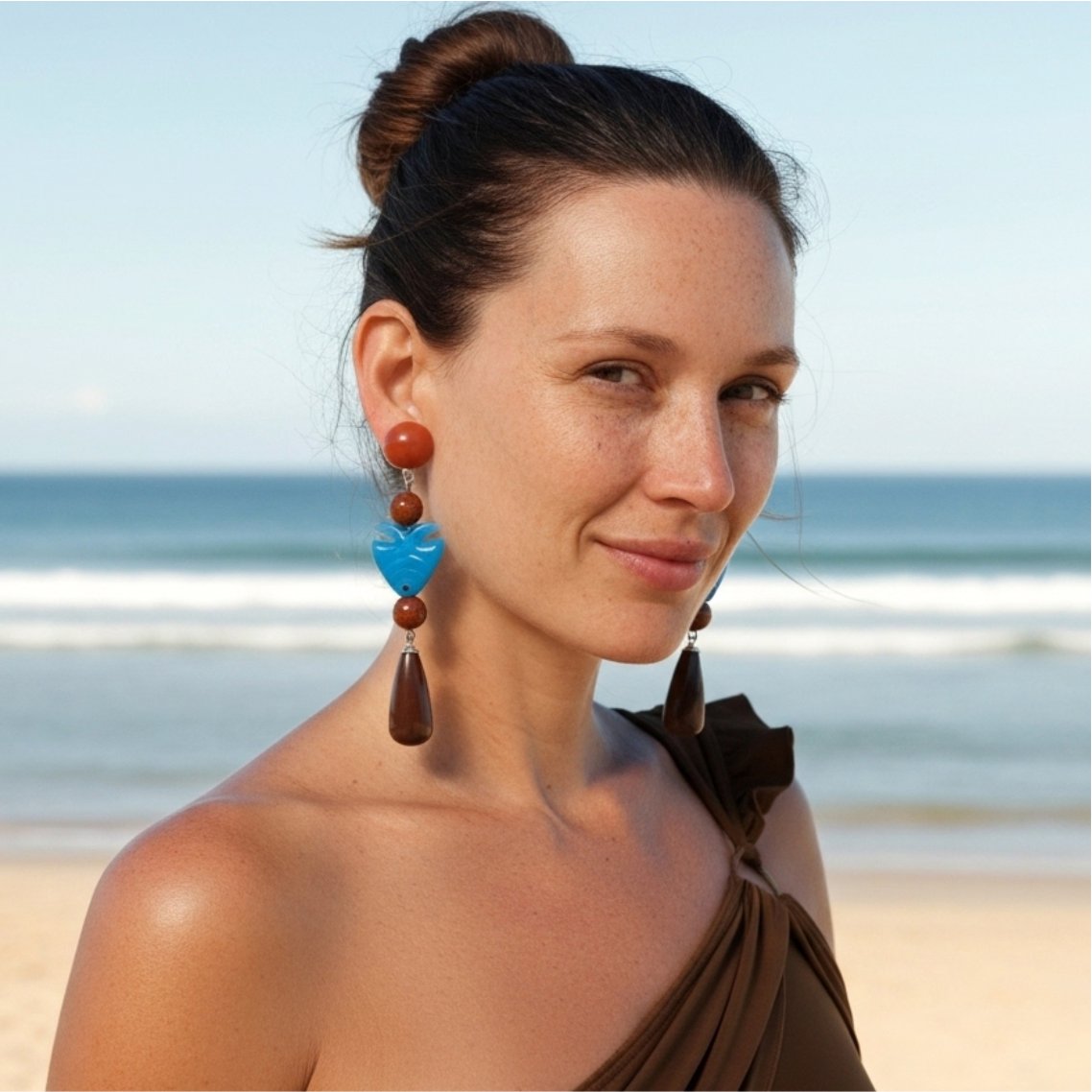 Brinco de Pressão Marrom e Azul Grande de Peixe Catucia