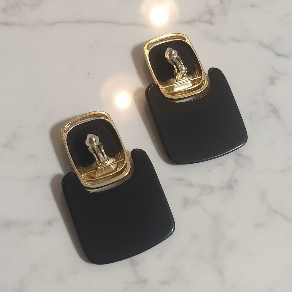 Maxi Brinco de Pressão Preto Quadrado YS