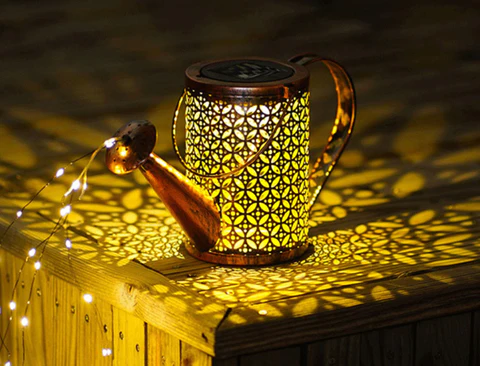 Luminária-Solar-para-Jardim-À-Prova-D'água-Regador-GieBkanne-Bigstock-D6