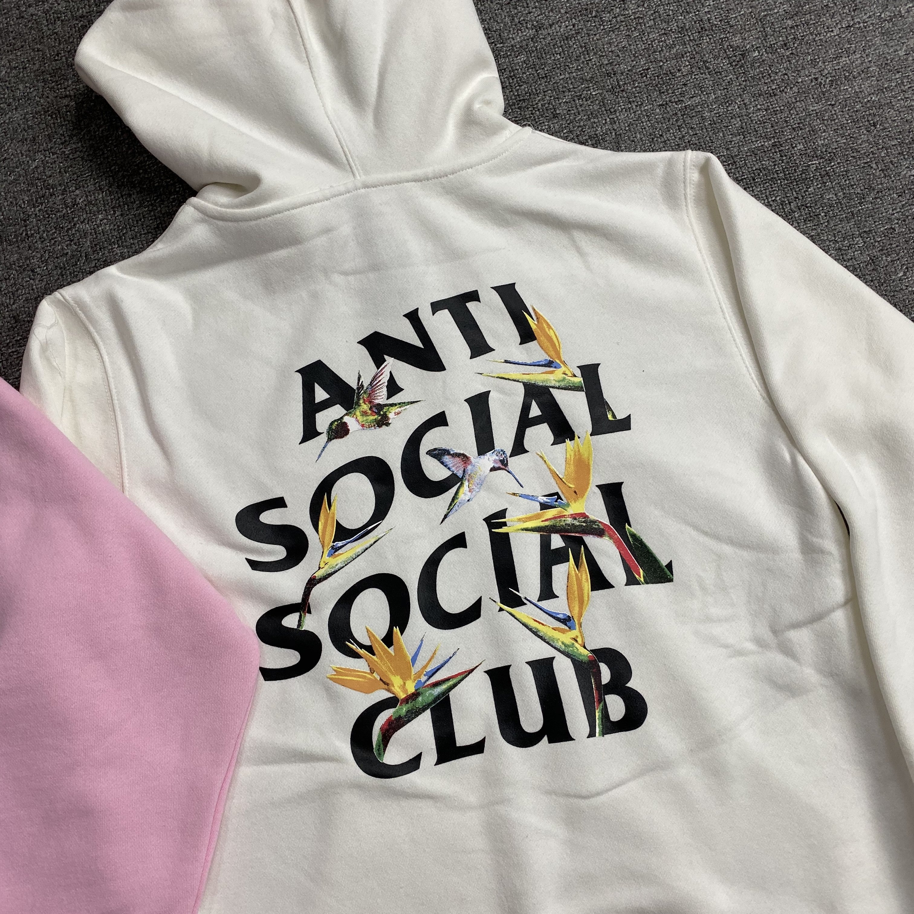 Assc pair sale of dice hoodie