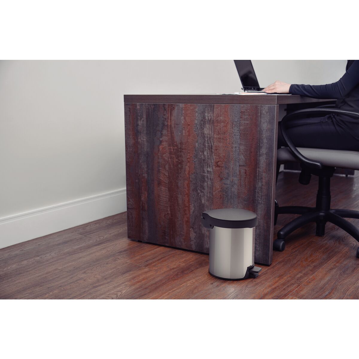 Lixeira Pedal Tramontina New 5 Litros Aço Inox Cesto Removível - foto 6