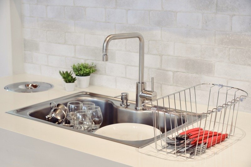 Cuba Tramontina Morgana 60 Fx Undermount em Aço Inox com Lixeira de Embutir 5 L, Tábua de Madeira, Dosador de Sabão, Cesto Aramado e Válvula - foto 3