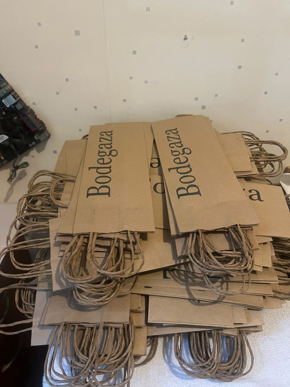 Sacolas kraft personalizadas produzidas pela Raiz Print