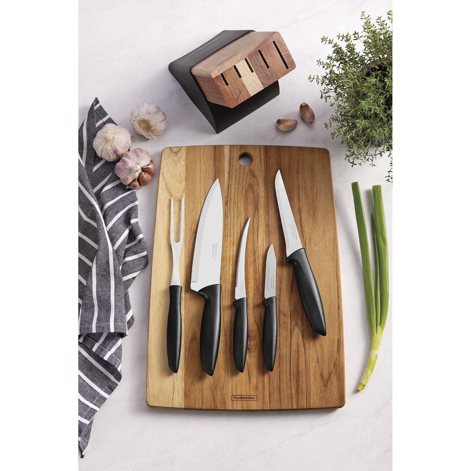 Jogo de Facas Tramontina Plenus com Lâminas em Aço Inox Cabos de Polipropileno Preto e Suporte de Madeira 6 Peças - foto 4