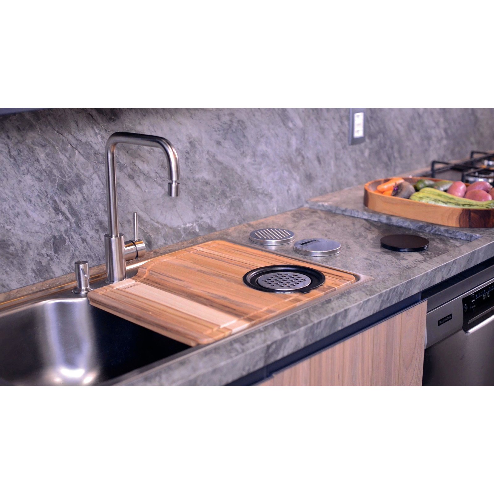 Cuba de Sobrepor Tramontina Morgana Maxi 78 Fx 86 X 50 Cm, em Aço Inox e Acabamento Escovado com Válvula, Dosador de Sabão e Tábua + Bowl Ralador - foto 3