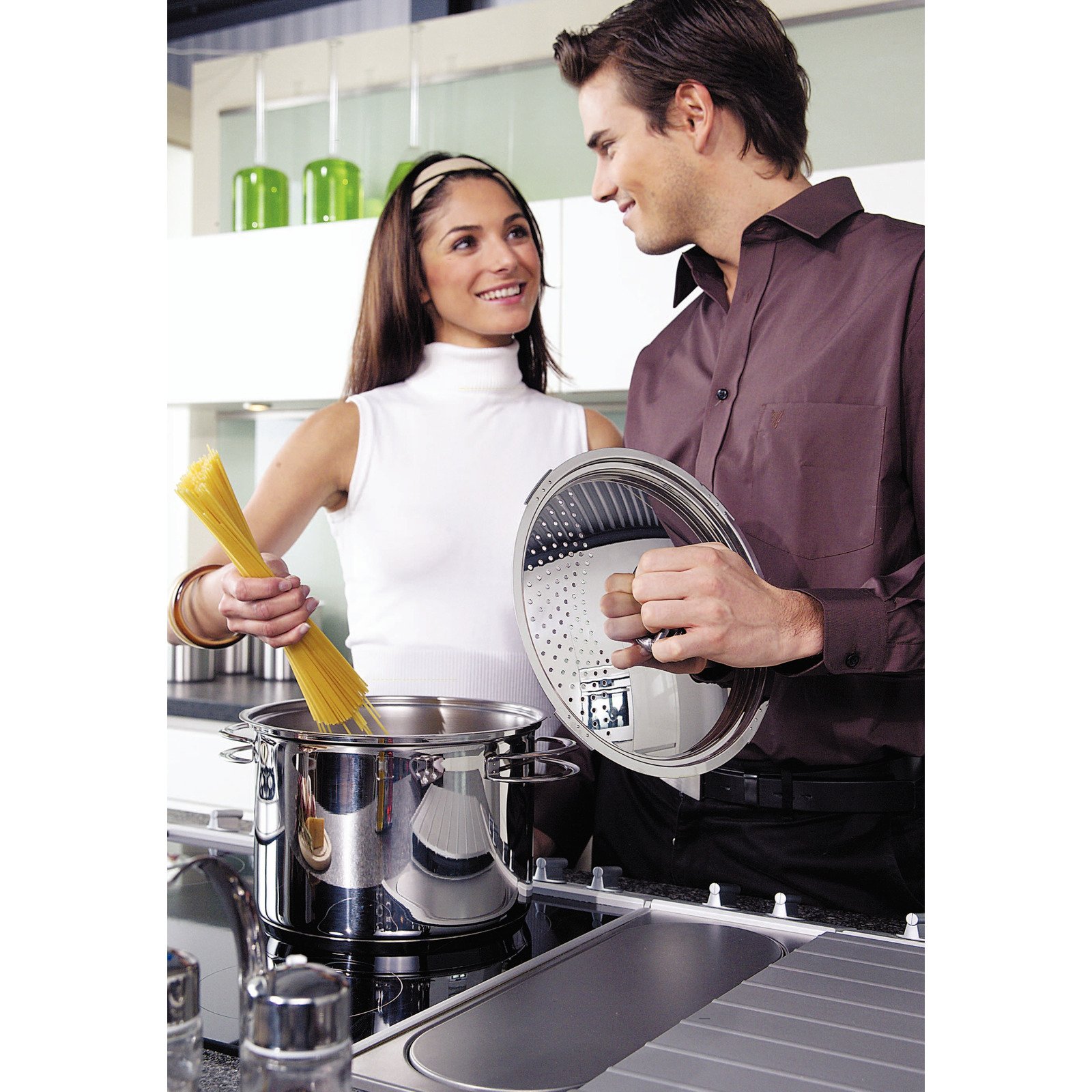 Espagueteira Tramontina Solar em Aço Inox Fundo Triplo com Tampa e Alças 24 Cm 7,7 L - foto 2