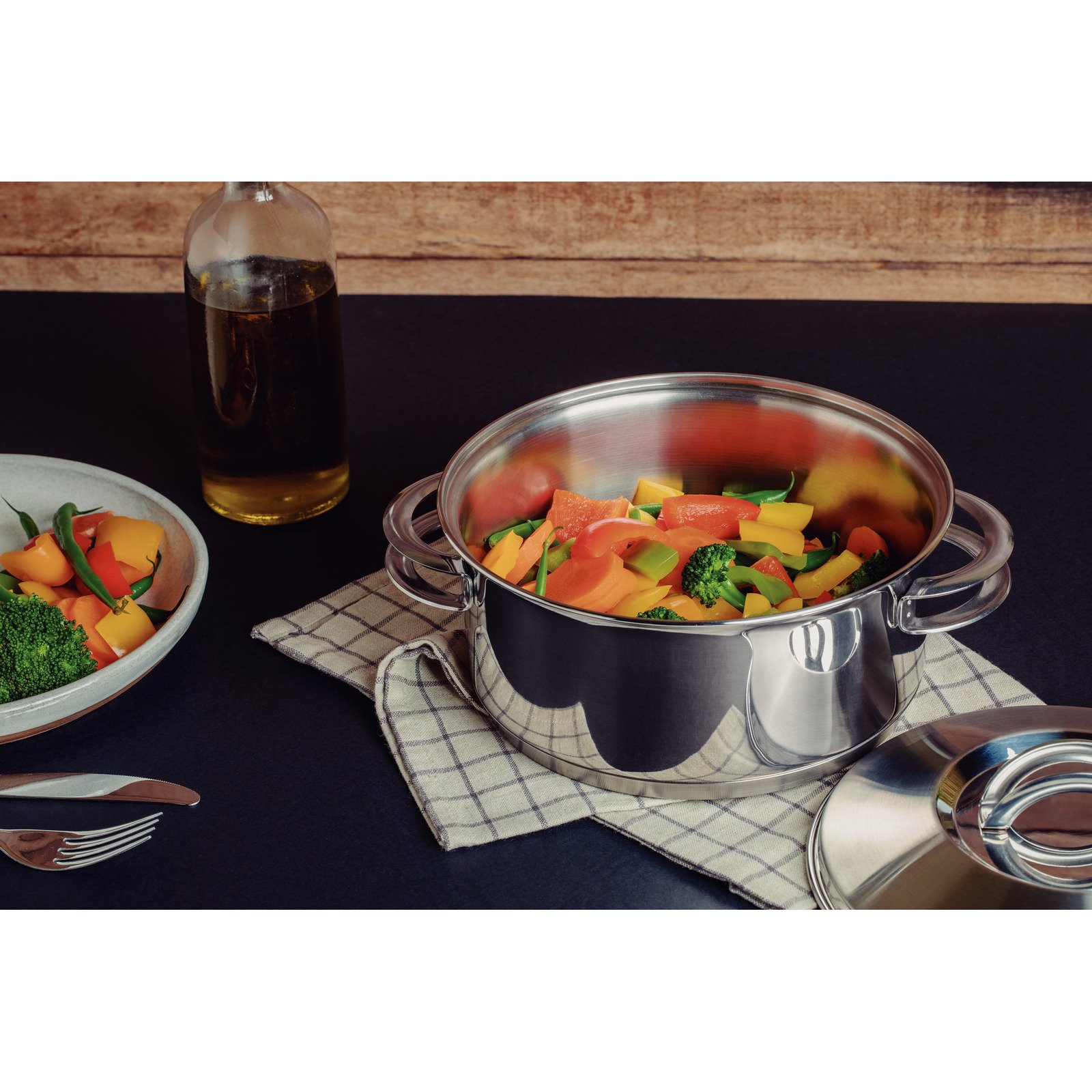 Caçarola Rasa Tramontina Solar em Aço Inox com Fundo Triplo Tampa e Alças Ø 24 Cm 4,7 L - foto 4